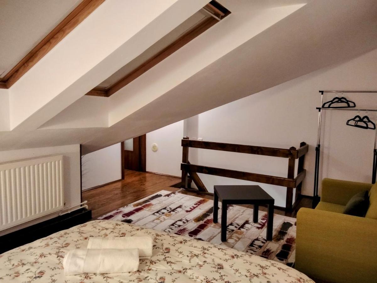 Lovely Central Apartment Brasov Bagian luar foto