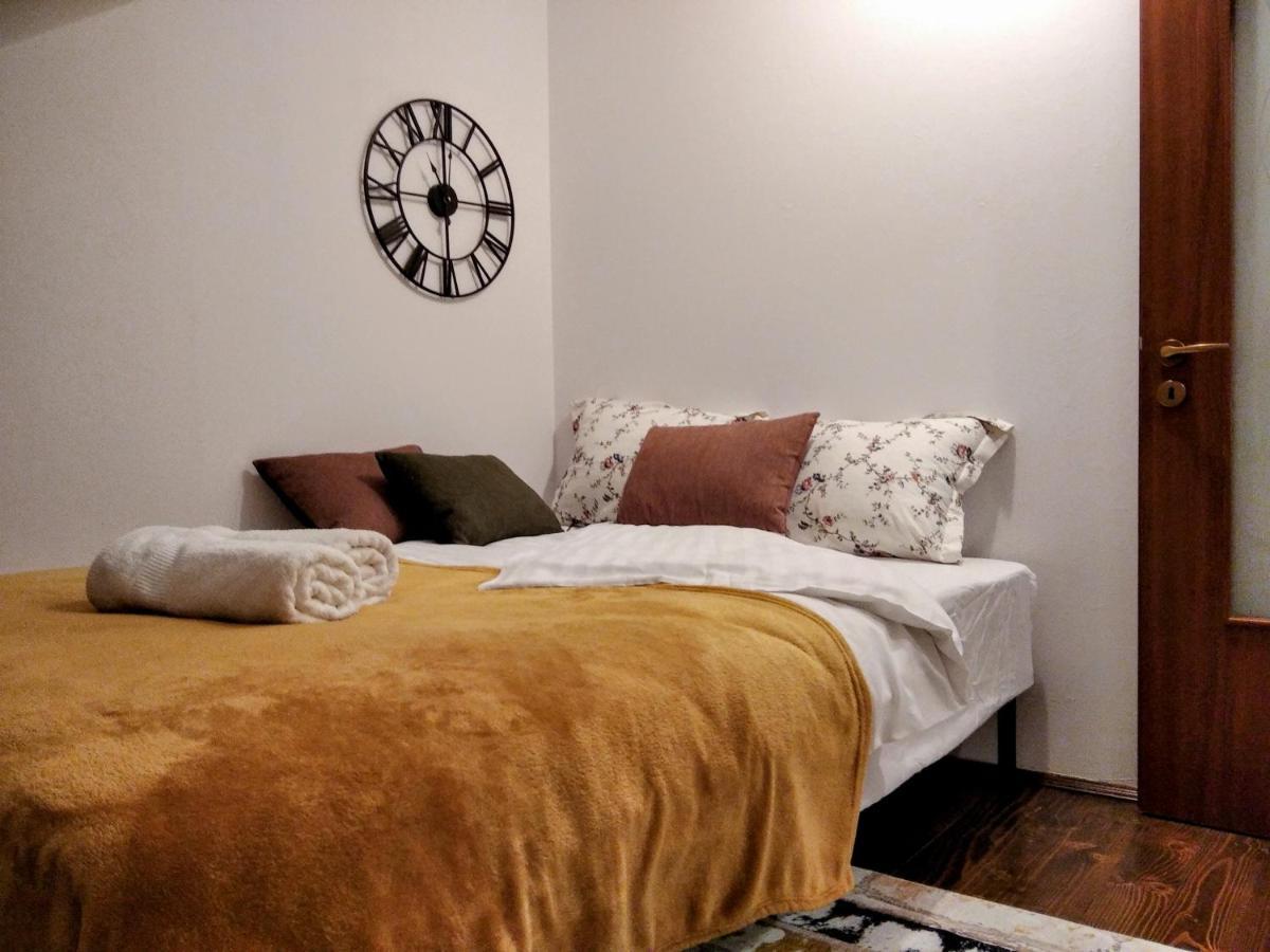 Lovely Central Apartment Brasov Bagian luar foto