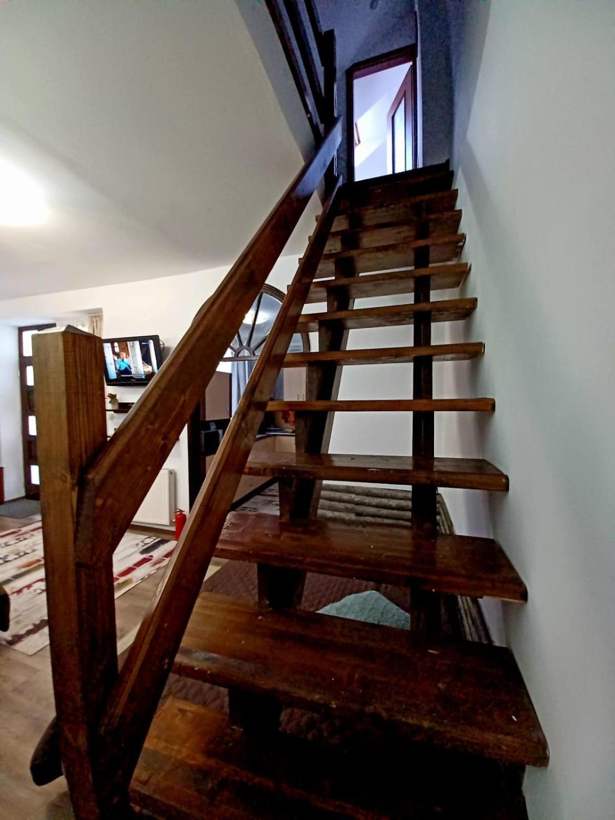 Lovely Central Apartment Brasov Bagian luar foto