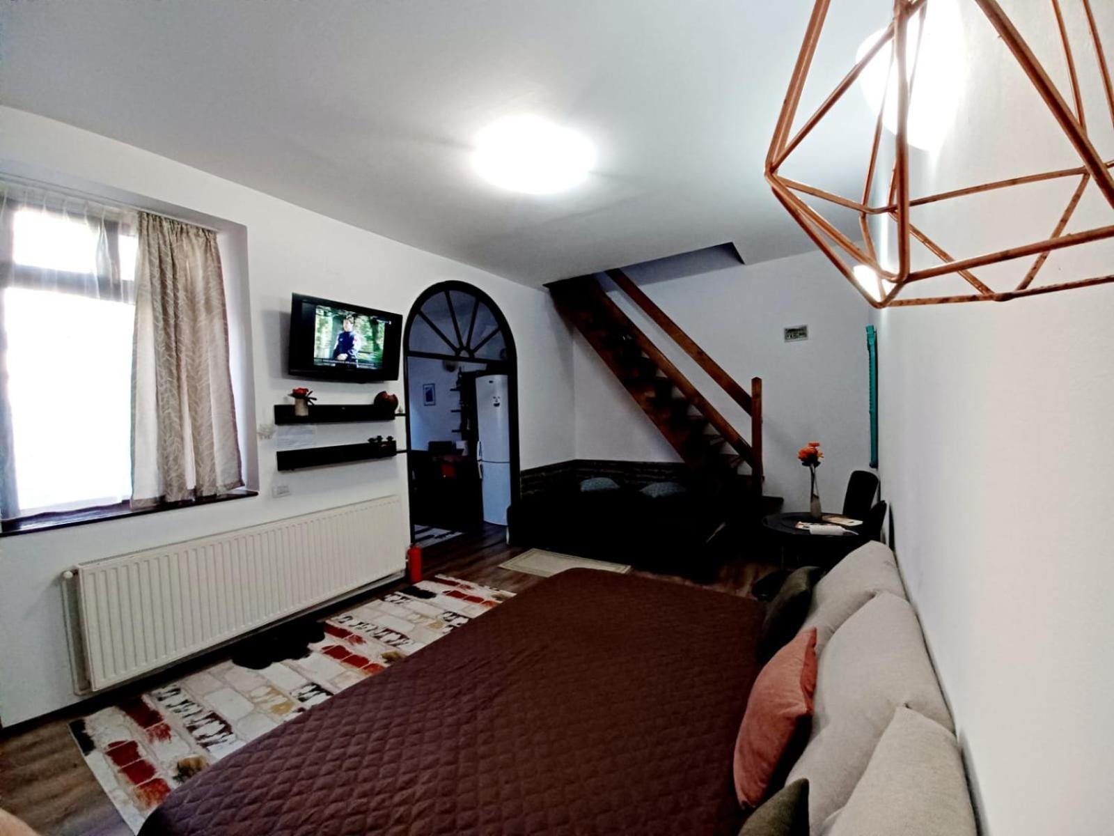Lovely Central Apartment Brasov Bagian luar foto
